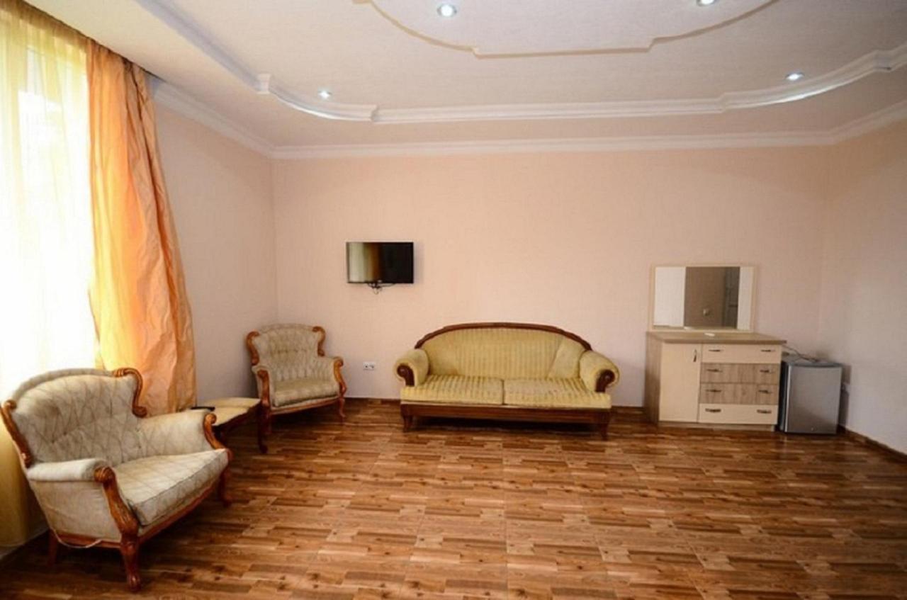 Hulus Hotel Makhinjauri Exterior foto