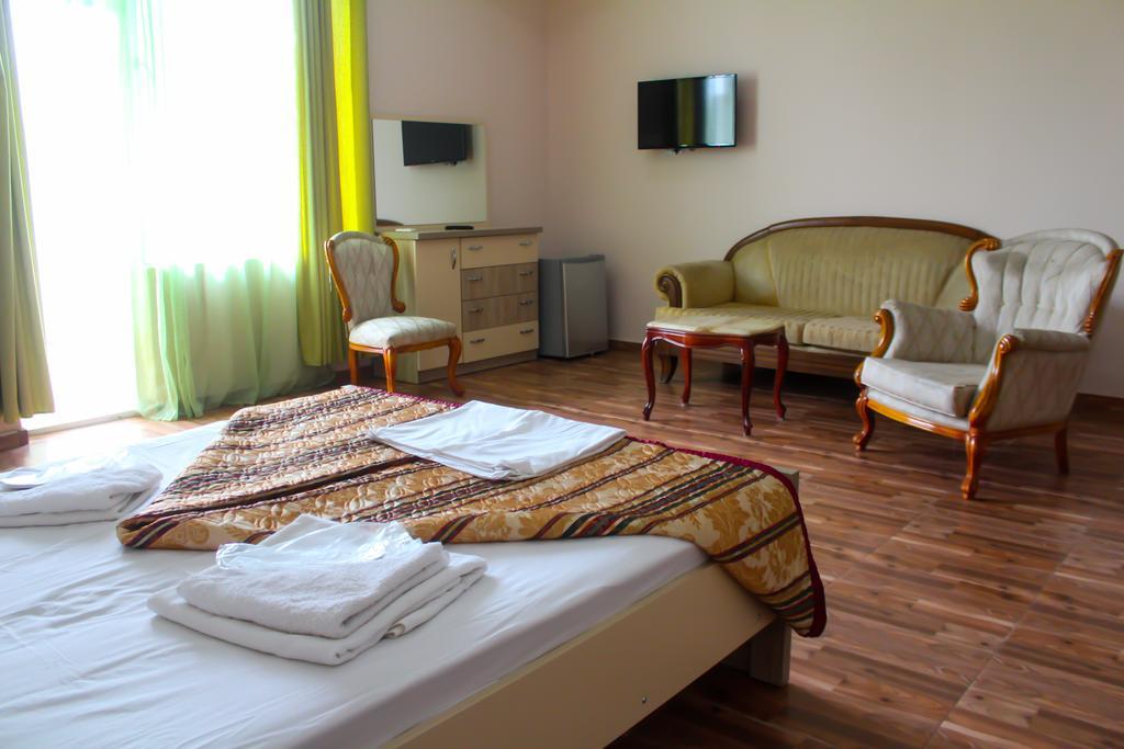 Hulus Hotel Makhinjauri Exterior foto